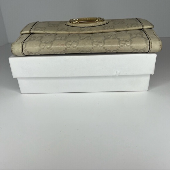 💜Gucci Cream/Beige Guccissima Gold Heart Snap Long Wallet | PRELOVED💜 - Picture 6 of 13